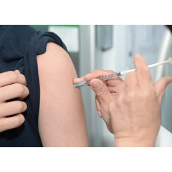 Primeira vacina contra Covid à base de planta procura voluntários